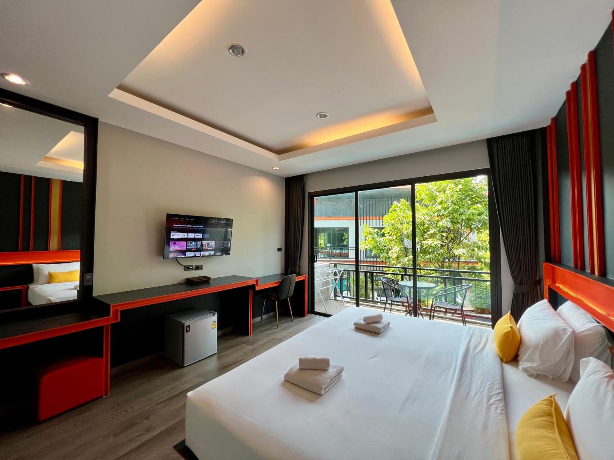 Hotel Wow Phuket Esterno foto