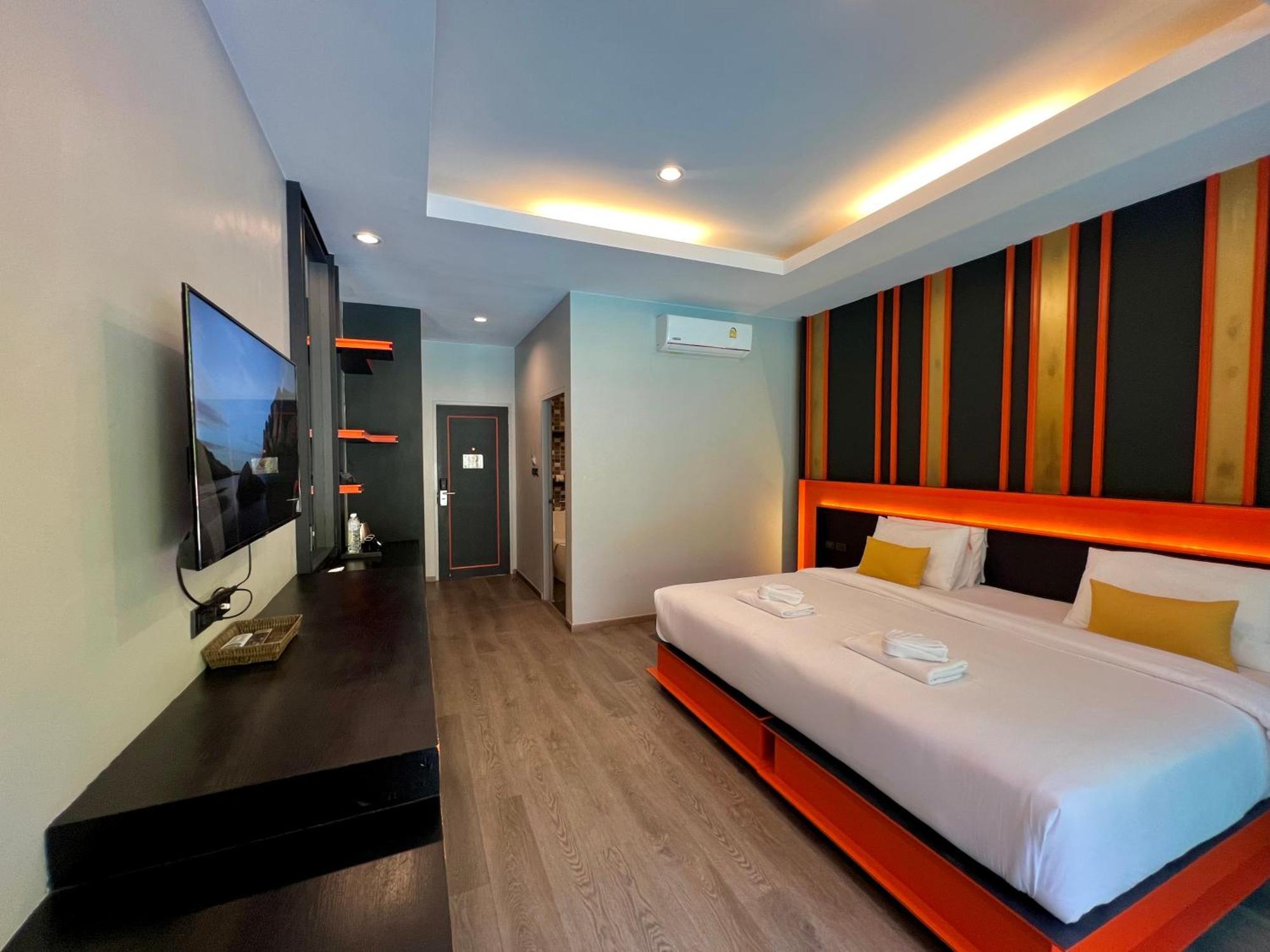 Hotel Wow Phuket Esterno foto